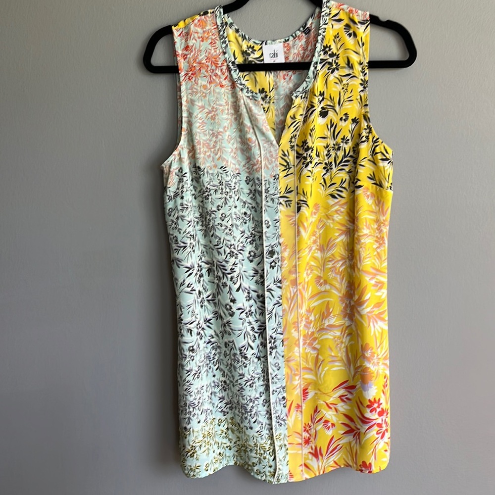 NWOT Cabi 5547 Golden Glow Split Neck Blouse Contrast Print, Medium, Sleeveless